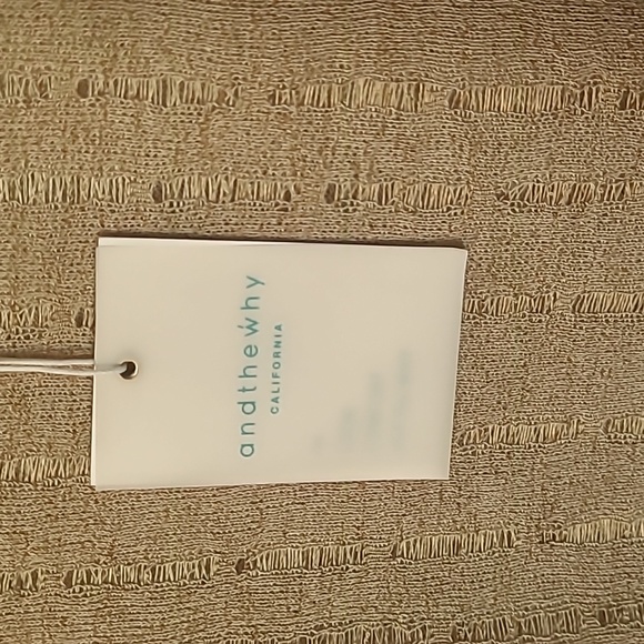 Women's Size Small sleeveless "andthewhy" shirt.  Tan color. NWT - Picture 2 of 11